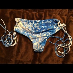 Mikoh Vanutau bottoms whitewater Fiji S